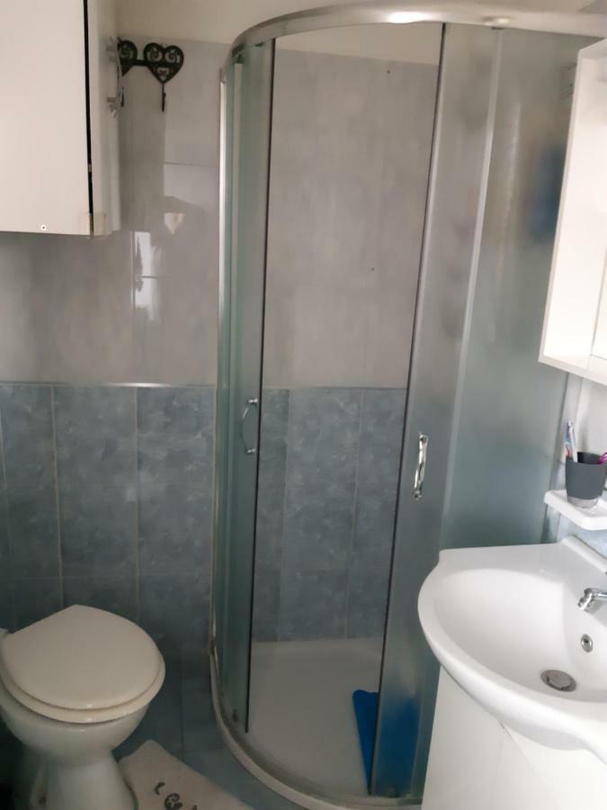 Affitti Brevi Ferrera Monolocale Ferrera 20 Minuti Da Rho Fiera E San Siro Apartment Bareggio Exterior photo
